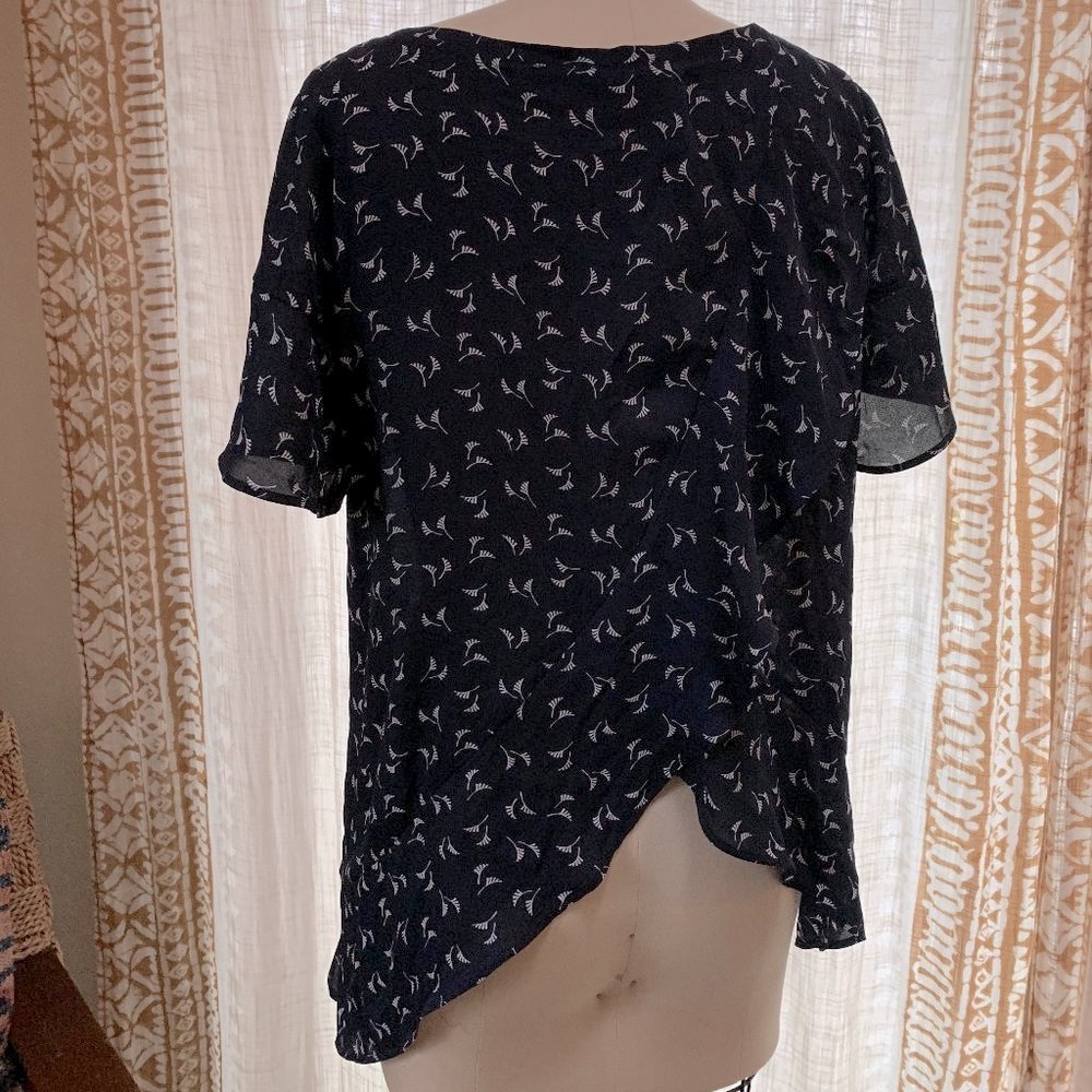 LOFT Flutter Back Navy Print Tunic - S